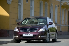 Nissan предлагает Teana и X-Trail