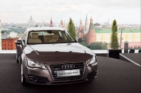 Audi A7 Sportback завис над Кремлем