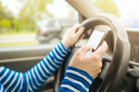 Залипалы: какие водители чаще других пишут сообщения за рулем