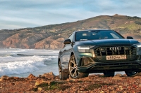 Audi Q8: чем он лучше конкурентов?