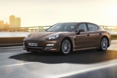 Porsche Panamera Platinum Edition от 4 027 000 рублей