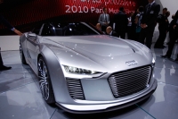 Париж-2010: Audi e-tron Spyder