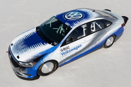 Модифицированный Volkswagen Jetta поставил рекорд скорости. И сделал это не на асфальте