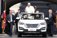 Папа Римский сменил автомобиль