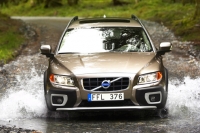 Volvo спасет из-под воды