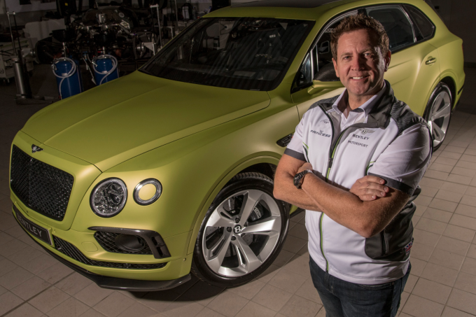 Bentley Bentayga хочет сбросить с горы Range Rover