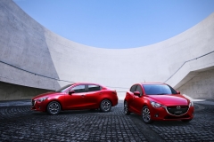 Mazda2 стала седаном
