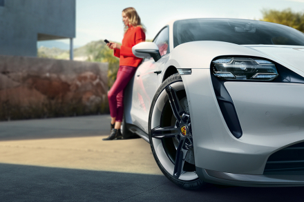 Porsche Taycan: Искусственная женщина по имени Грета Гарбо