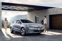Китайская Tesla: представлена новая марка электромобилей