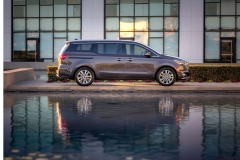 Официальные фото Kia Carnival