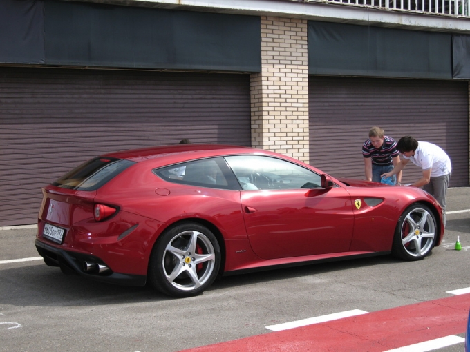 Ferrari FF к011ск799