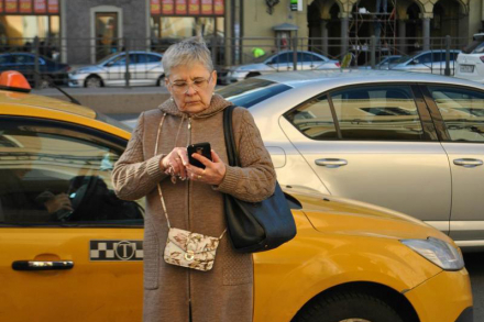 Такси до банкомата: российские мошенники освоили новую схему развода