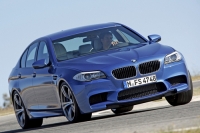 BMW назвала цены M5