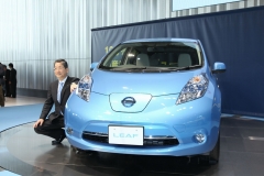Электрокар Nissan Leaf стоит от $35 677