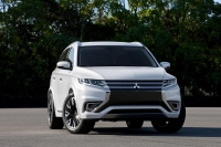 В Японии замечен обновленный Mitsubishi Outlander PHEV