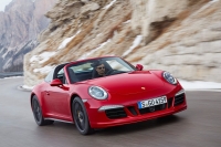 Porsche представил самую мощную 911 Targa