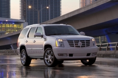Названы российские цены Cadillac Escalade Hybrid